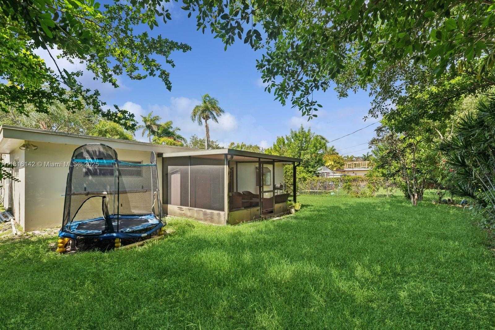 Small Image of 919 NORTH EAST 4TH ST, Hallandale Beach Number 27