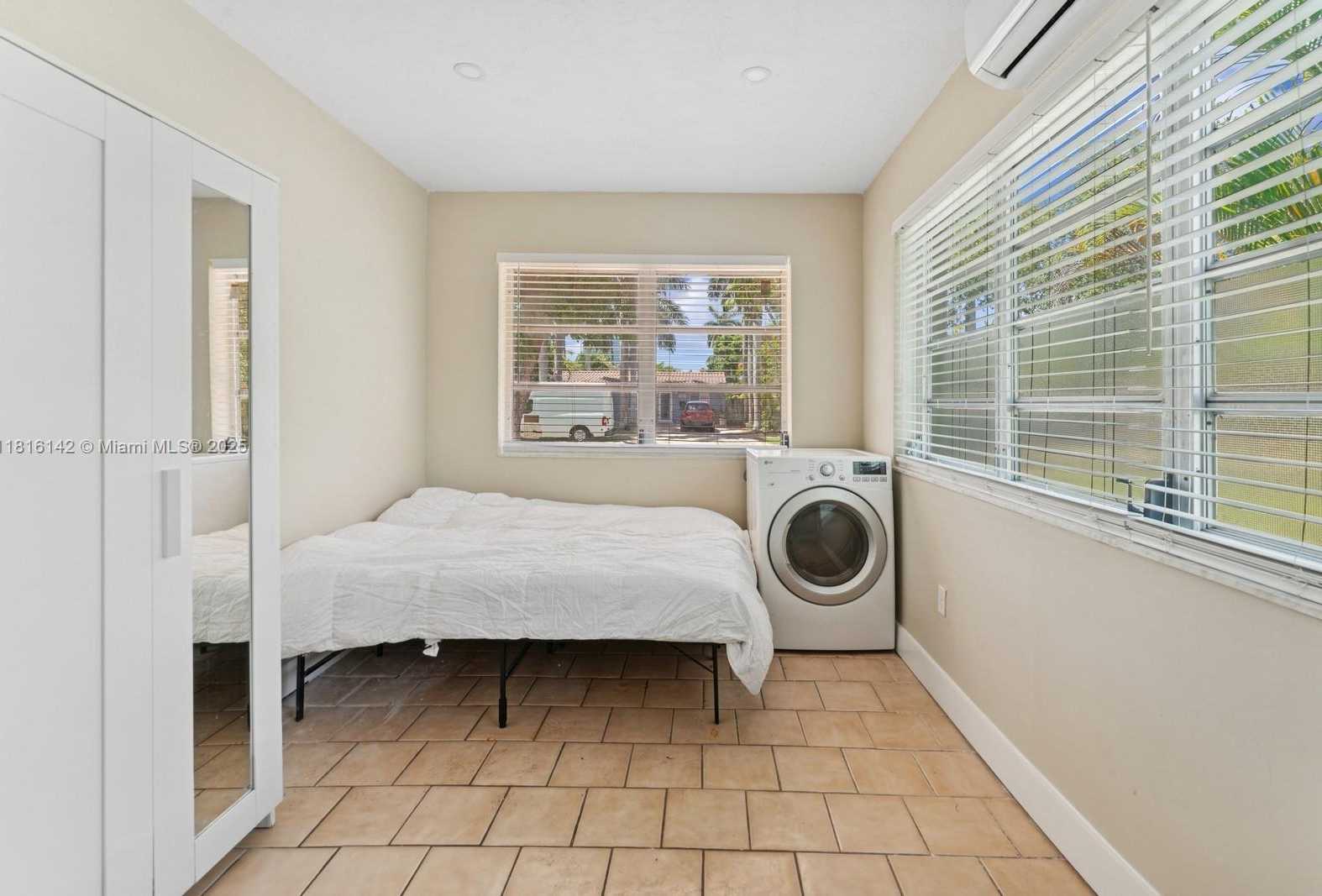 Small Image of 919 NORTH EAST 4TH ST, Hallandale Beach Number 28