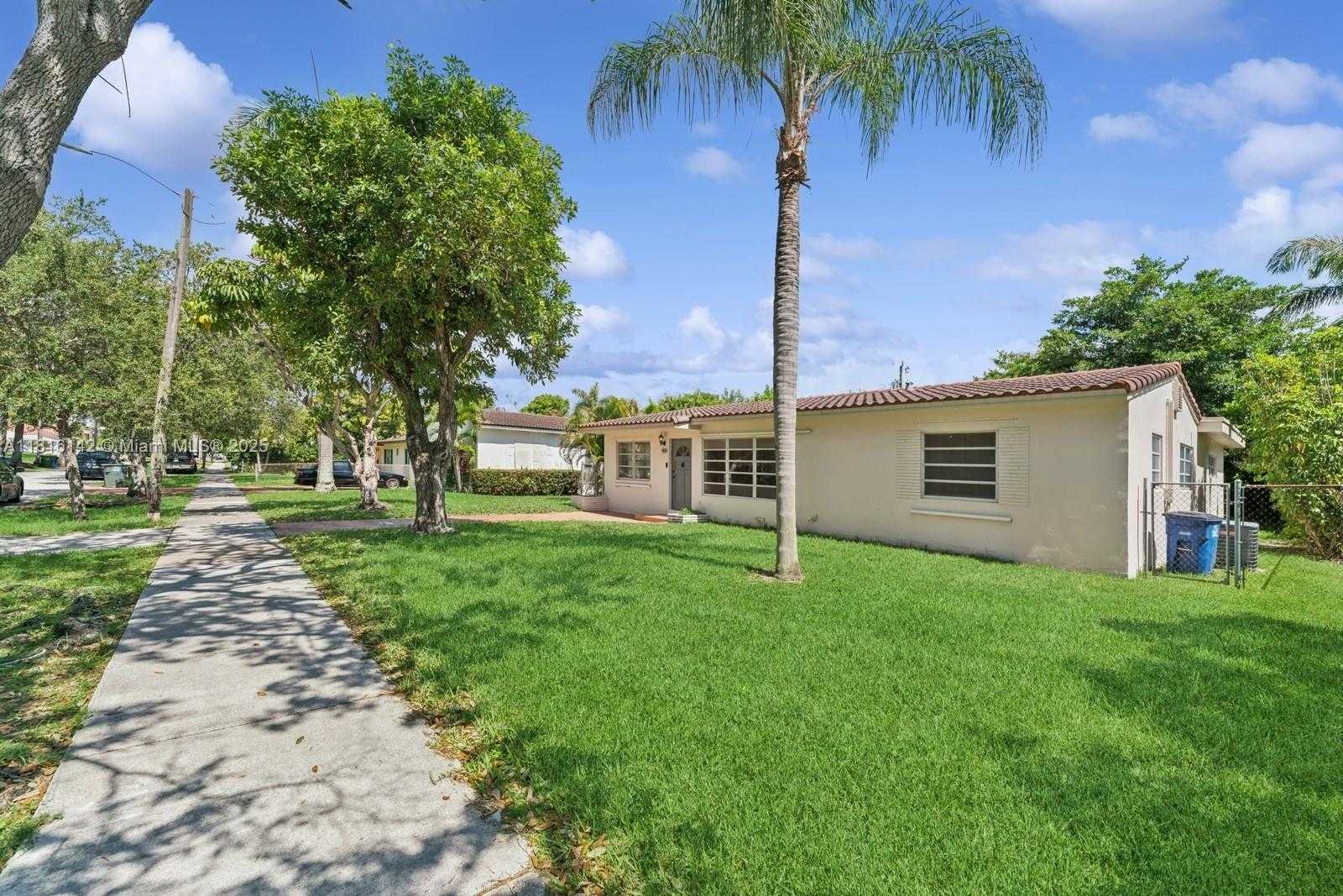 Small Image of 919 NORTH EAST 4TH ST, Hallandale Beach Number 3
