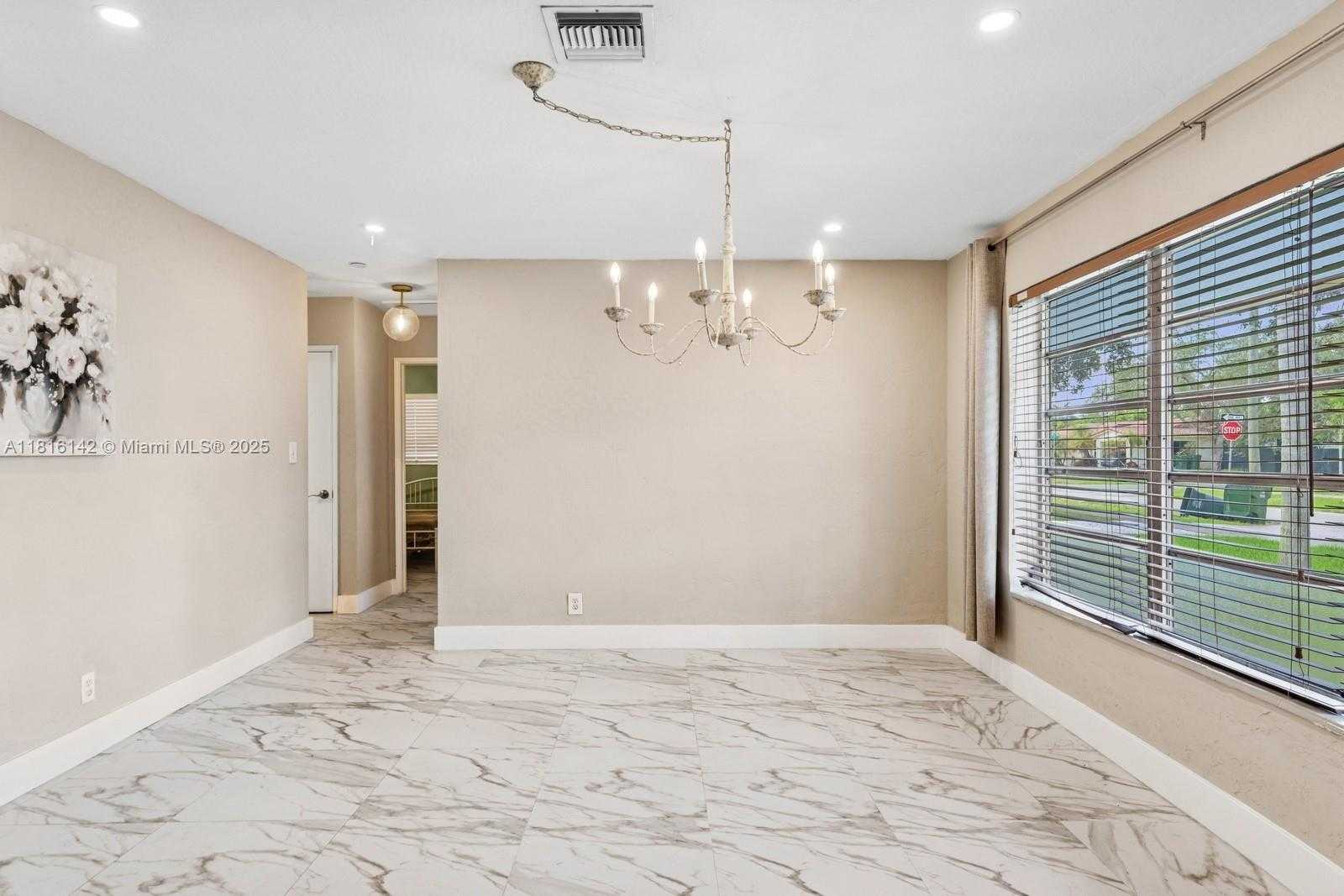 Small Image of 919 NORTH EAST 4TH ST, Hallandale Beach Number 4