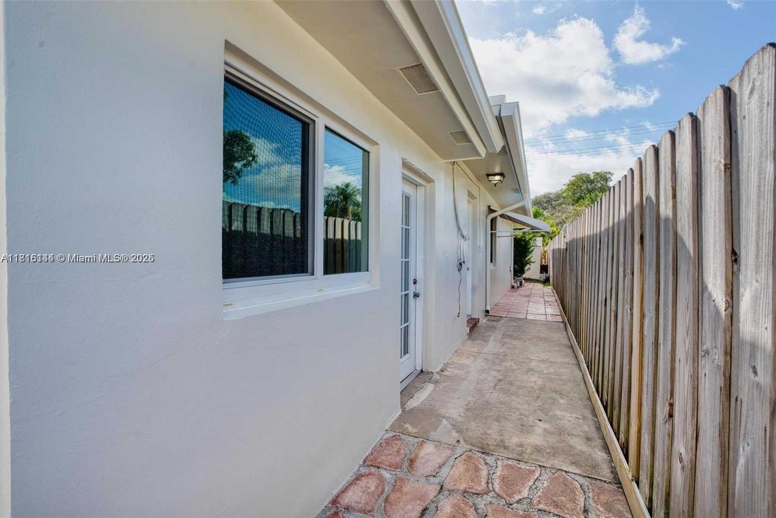 Small Image of 735 NORTH EAST 38TH ST, Oakland Park Number 18
