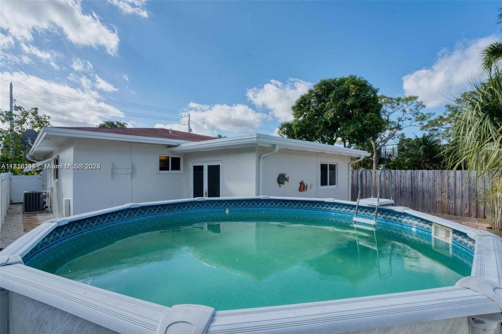 Small Image of 735 NORTH EAST 38TH ST, Oakland Park Number 4