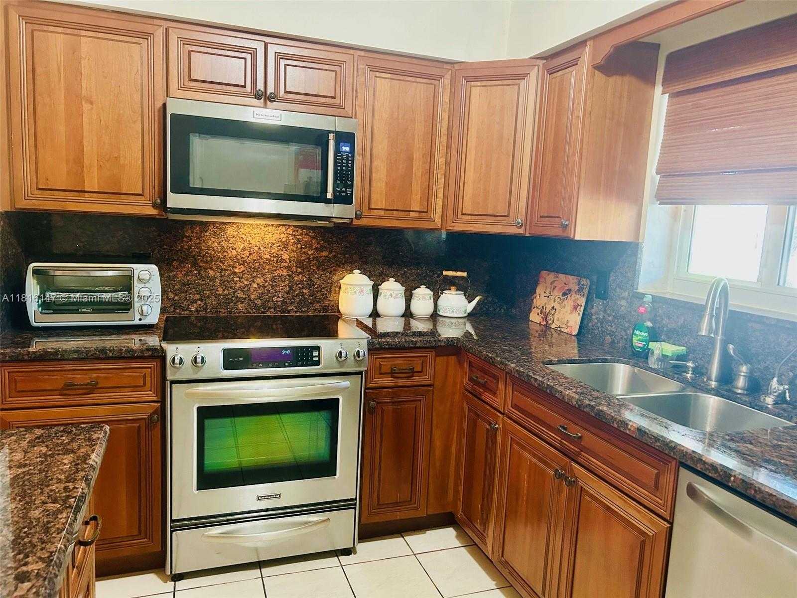 Small Image of 17221 SOUTH WEST 87TH CT, Palmetto Bay Number 10