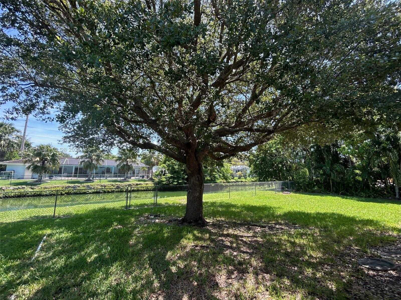 Small Image of 17221 SOUTH WEST 87TH CT, Palmetto Bay Number 19