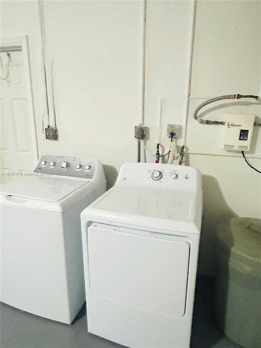 Small Image of 17221 SOUTH WEST 87TH CT, Palmetto Bay Number 23