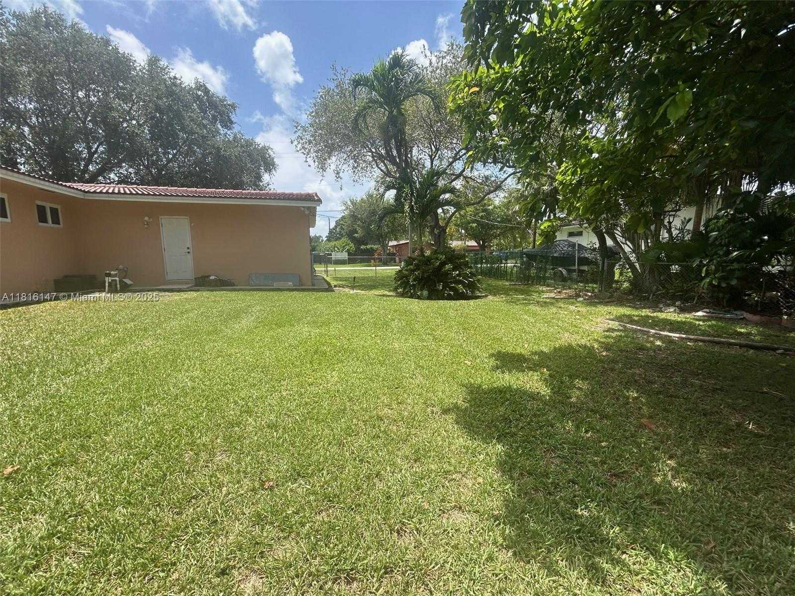 Small Image of 17221 SOUTH WEST 87TH CT, Palmetto Bay Number 5
