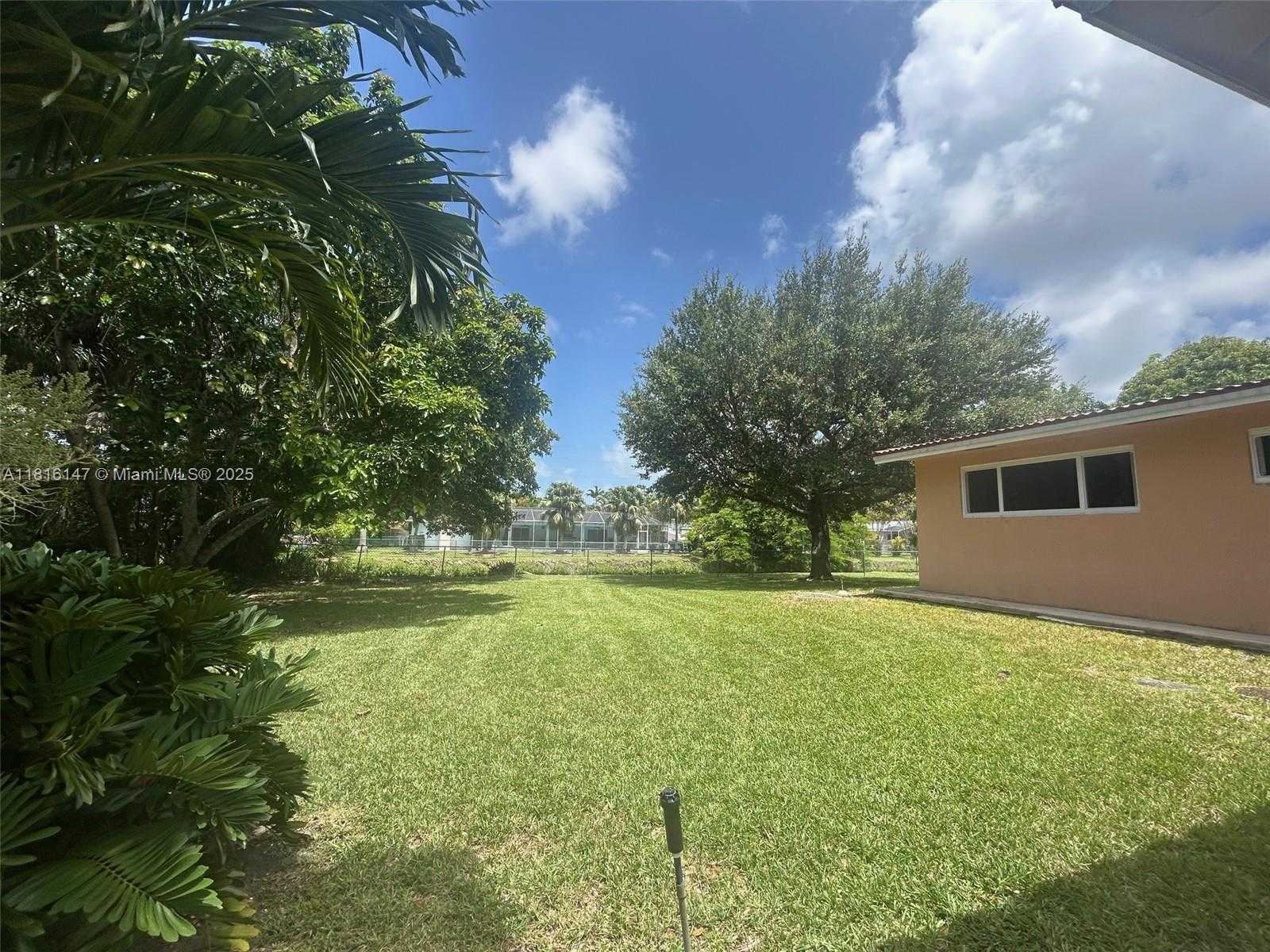 Small Image of 17221 SOUTH WEST 87TH CT, Palmetto Bay Number 6
