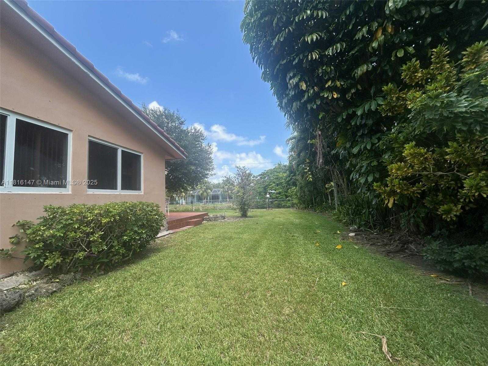 Small Image of 17221 SOUTH WEST 87TH CT, Palmetto Bay Number 7