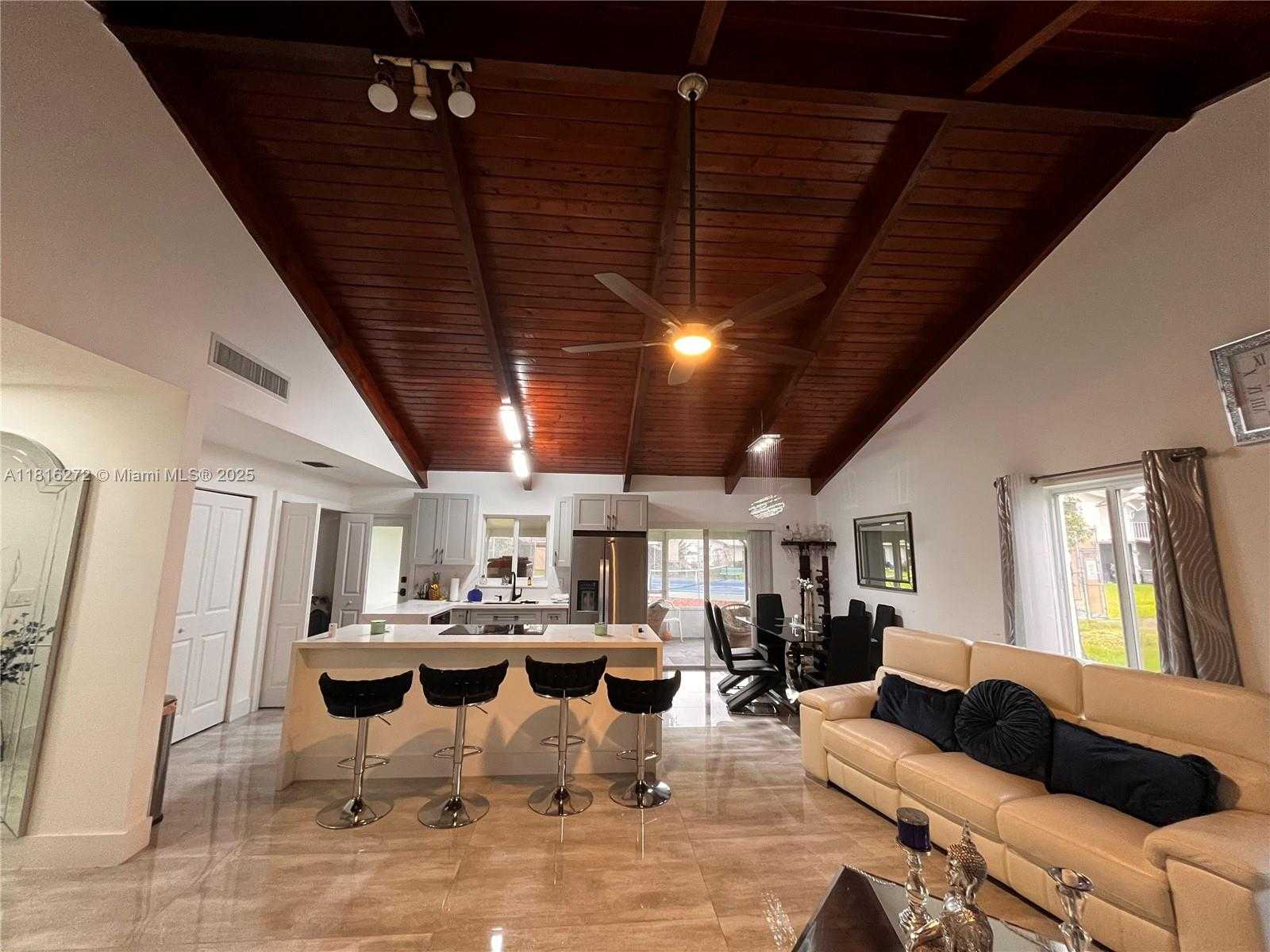 Small Image of 2213 NOVA VILLAGE DR, Davie Number 13
