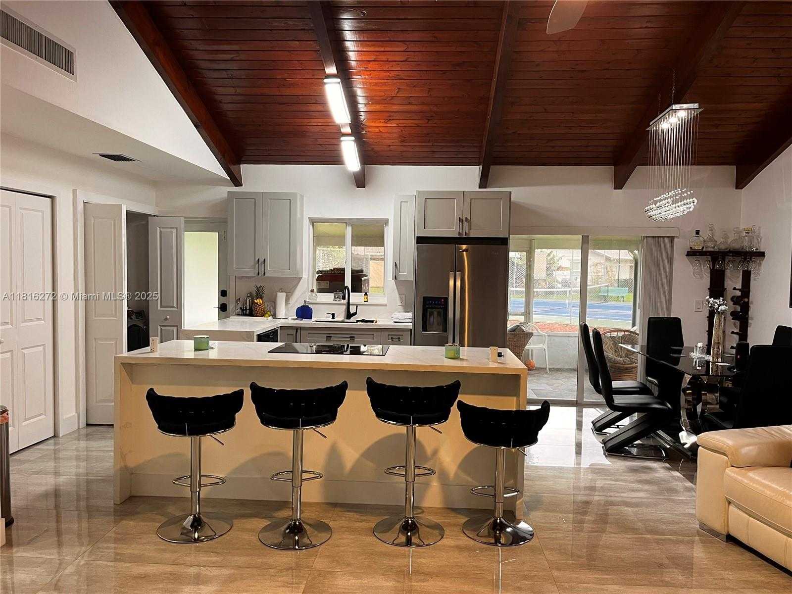 Small Image of 2213 NOVA VILLAGE DR, Davie Number 16