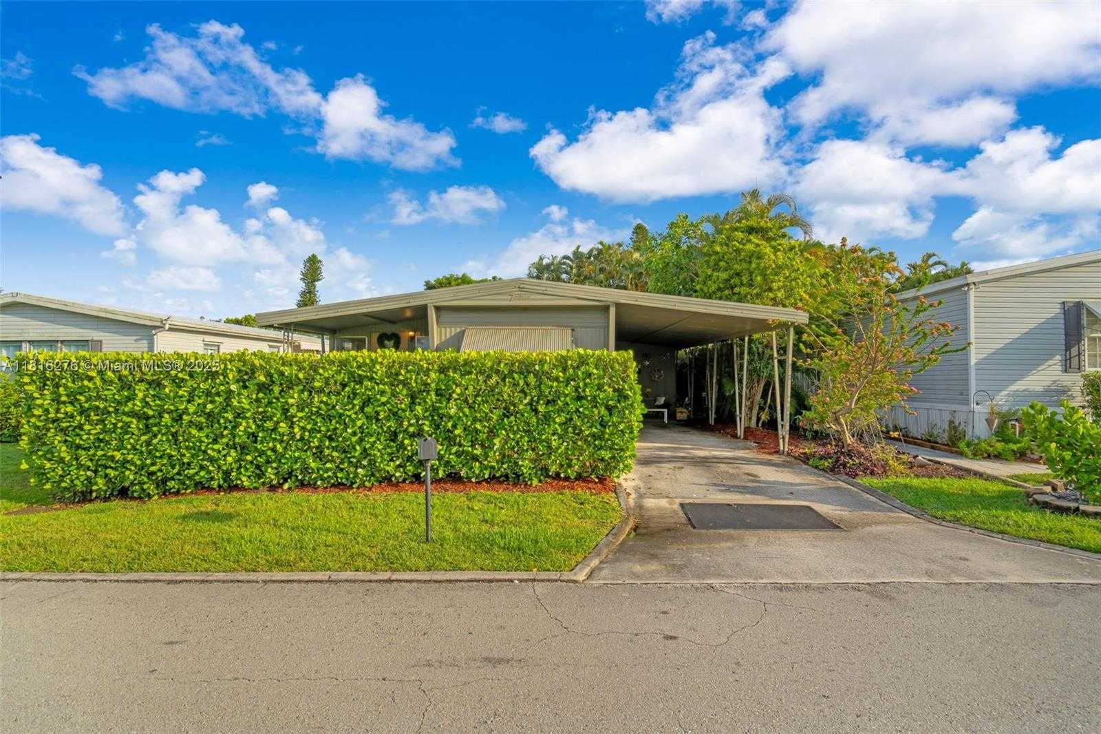 Small Image of 8360 SOUTH WEST 21ST ST, Davie Number 2