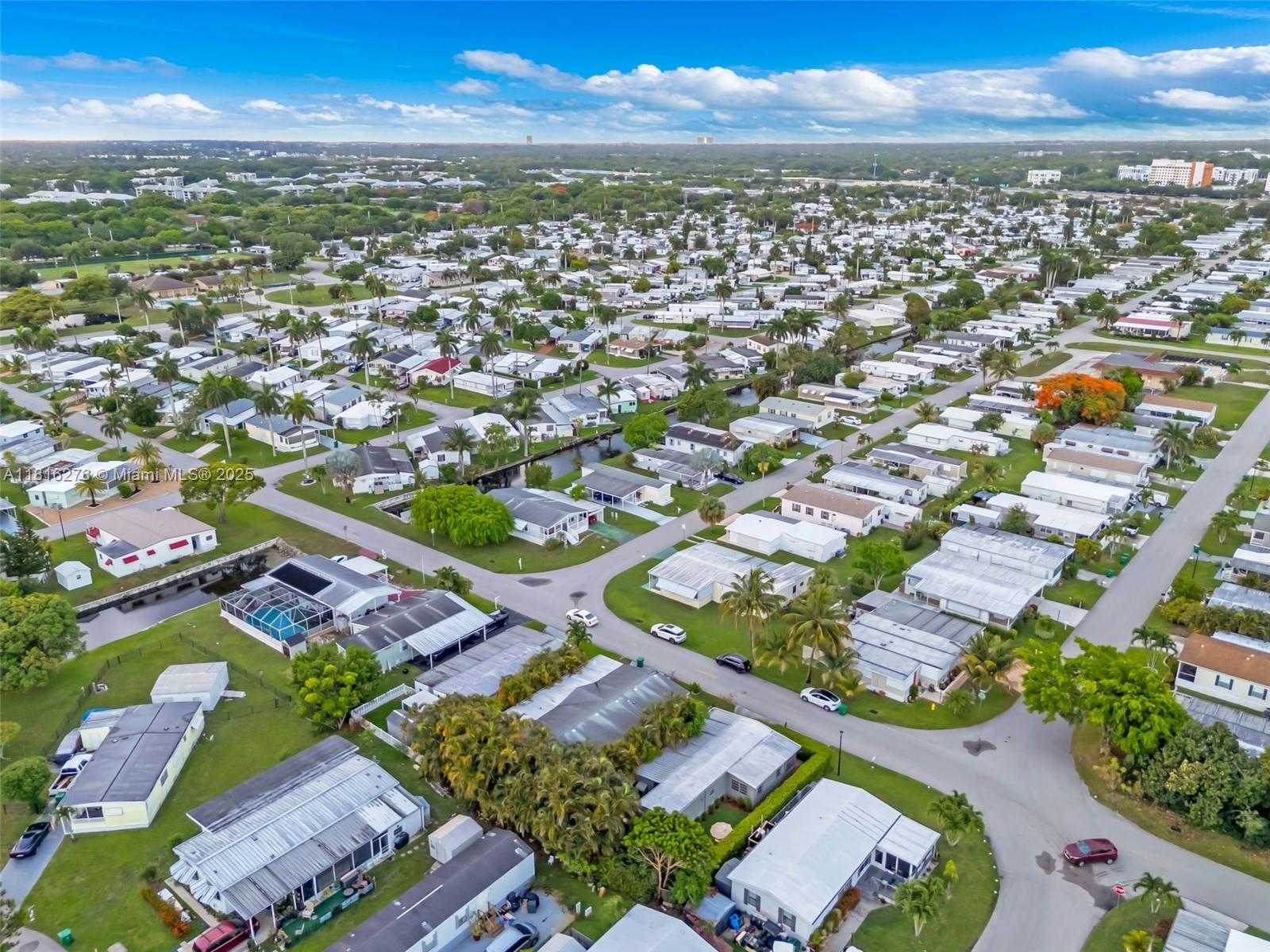 Small Image of 8360 SOUTH WEST 21ST ST, Davie Number 44
