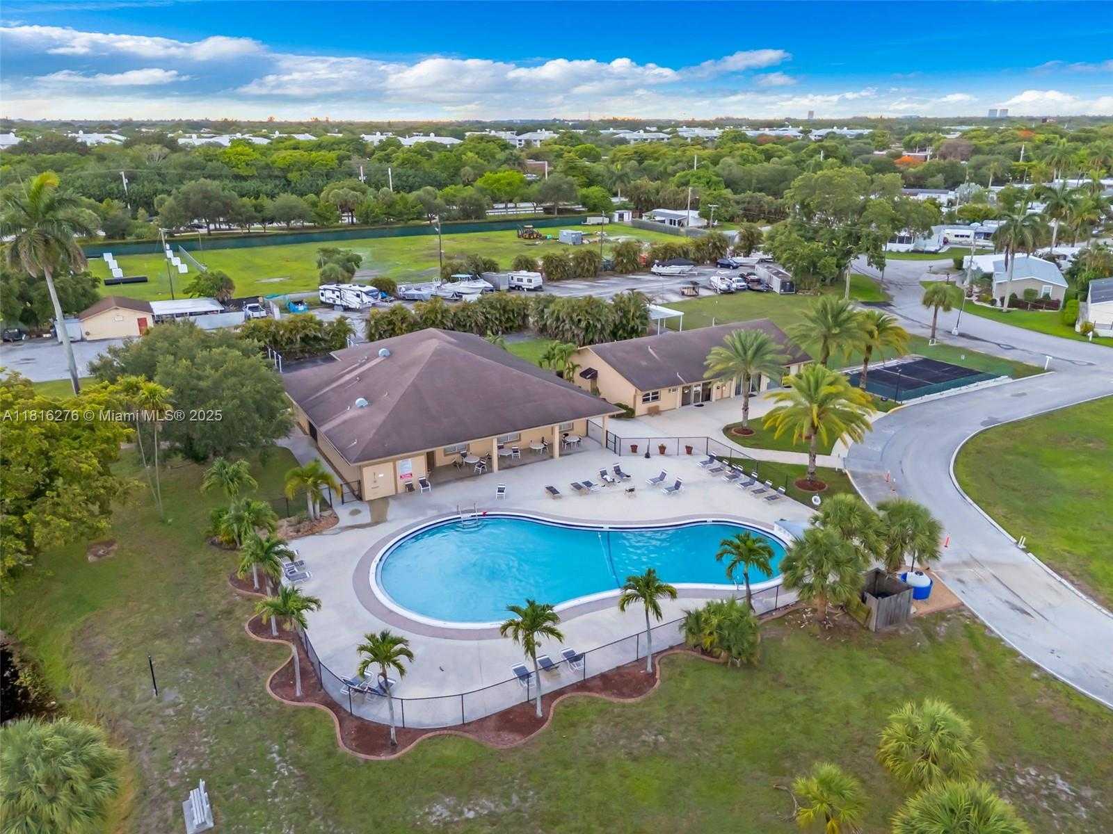 Small Image of 8360 SOUTH WEST 21ST ST, Davie Number 45