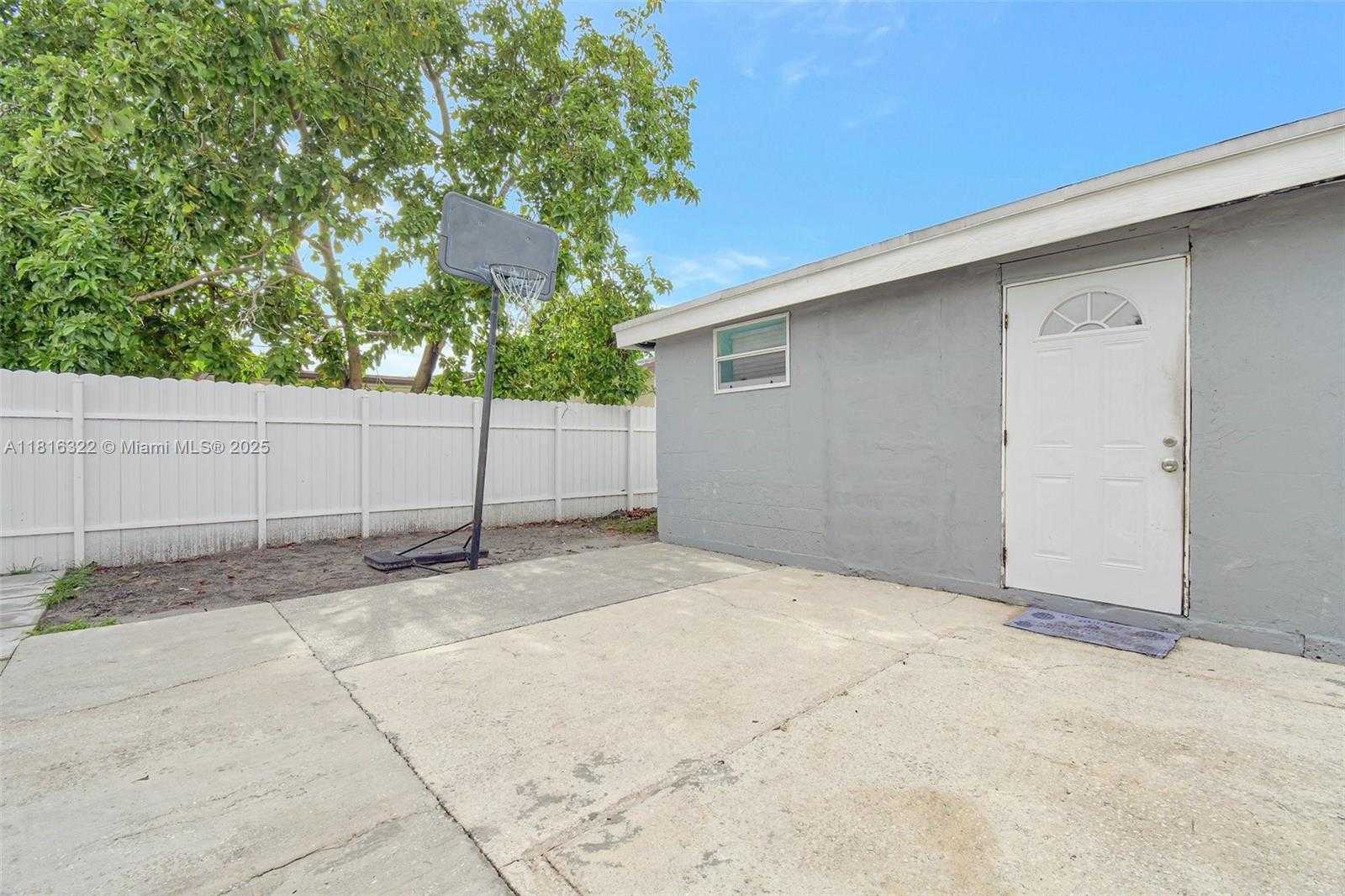 Small Image of 6336 SOUTH WEST 22ND ST, Miramar Number 23
