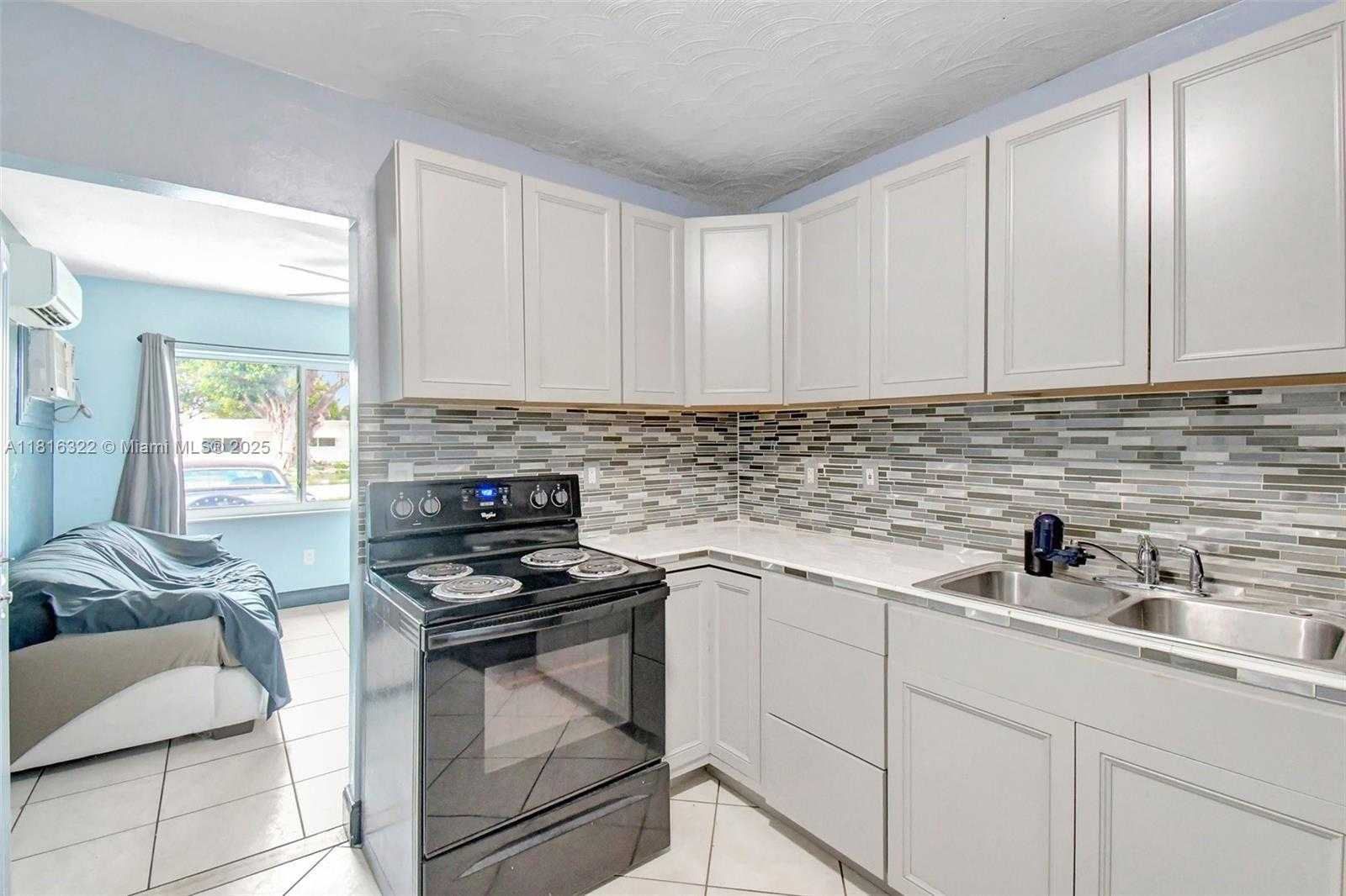 Small Image of 6336 SOUTH WEST 22ND ST, Miramar Number 4