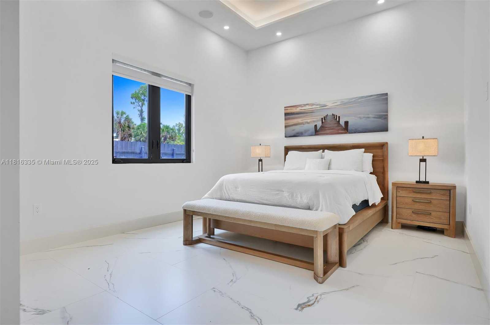 Small Image of 1902 DELLA DR, Naples Number 24