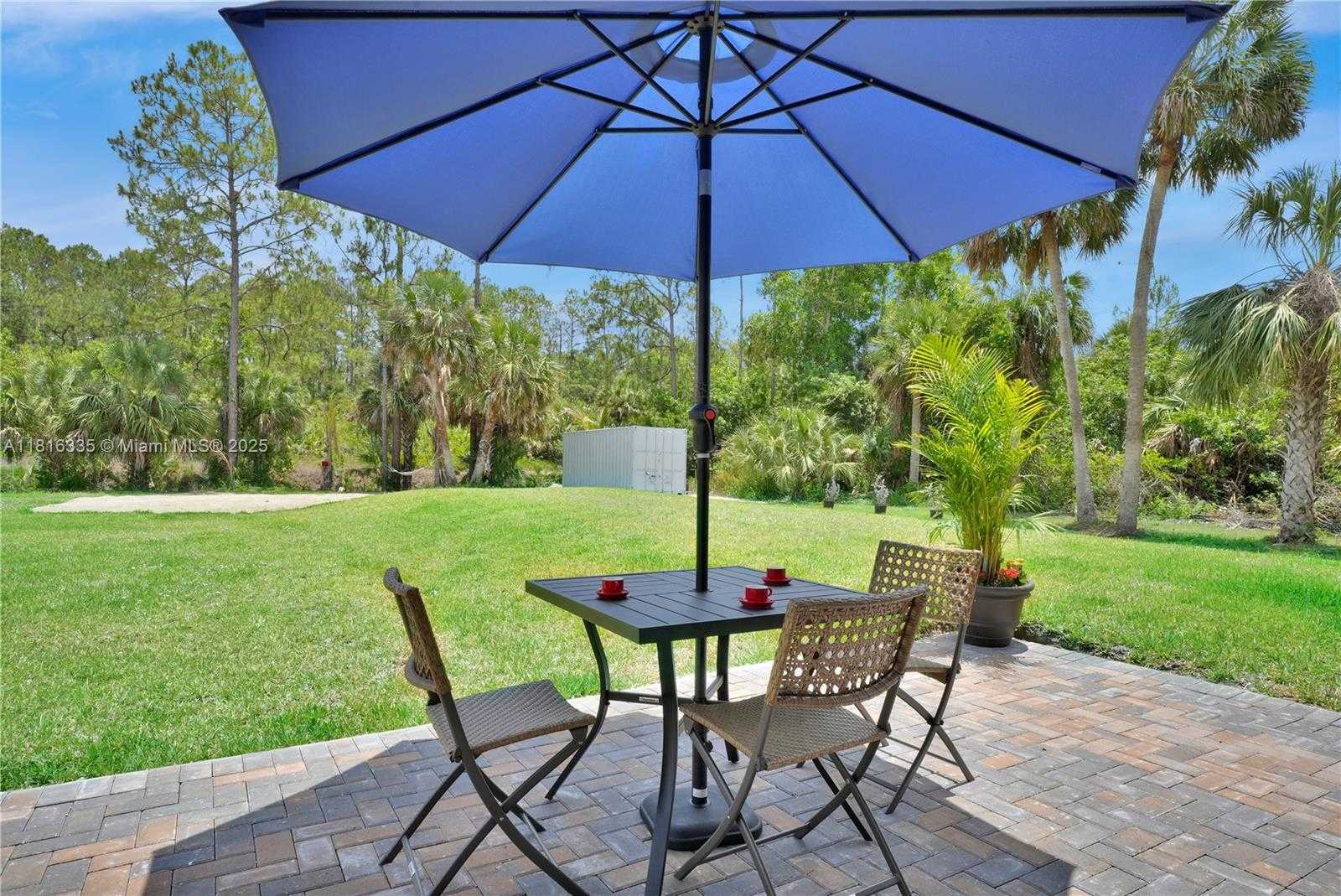 Small Image of 1902 DELLA DR, Naples Number 45