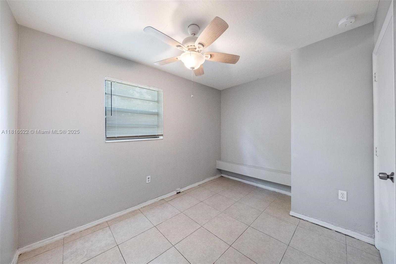 Small Image of 2130 ACAPULCO DR, Miramar Number 31
