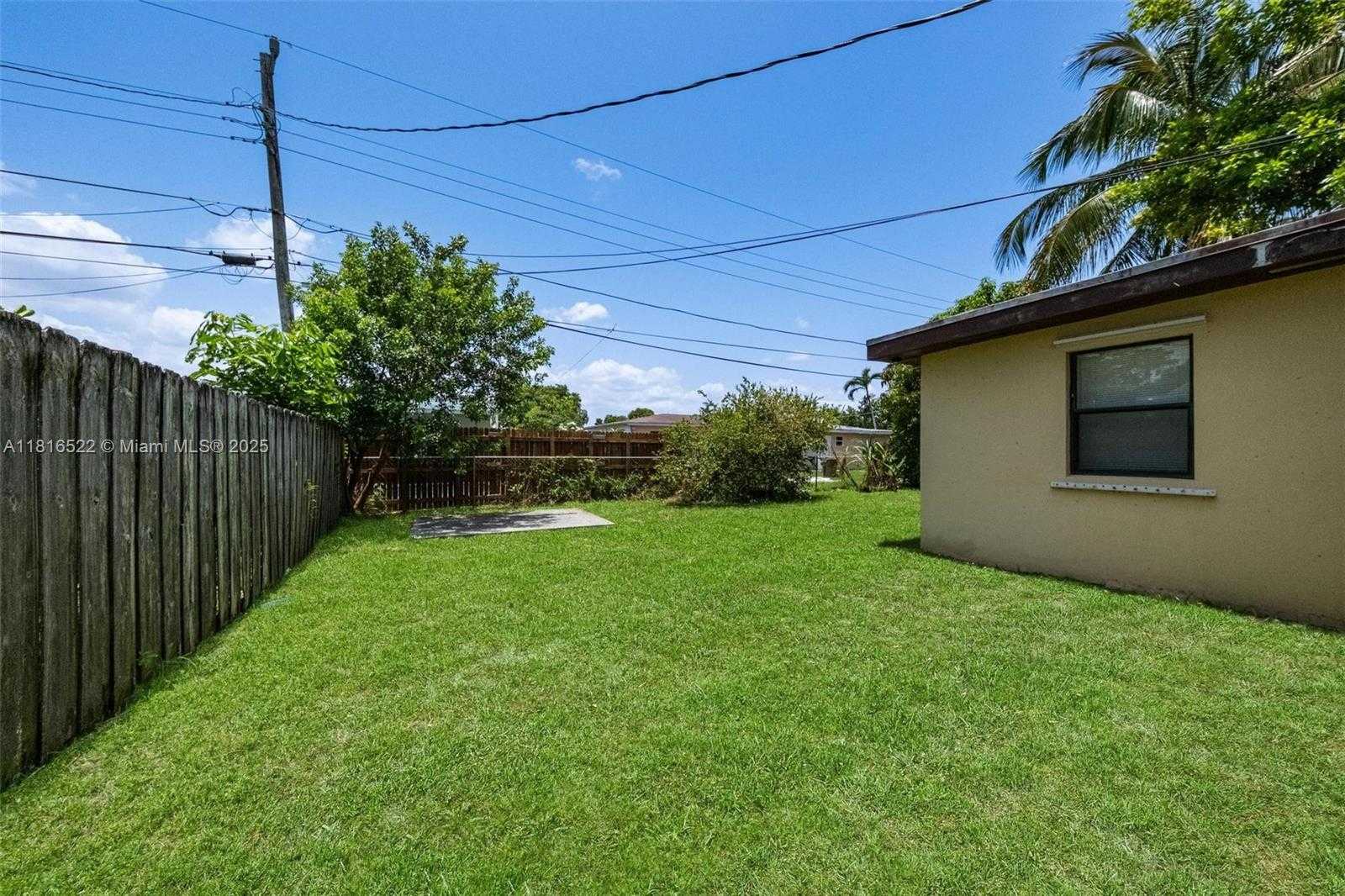 Small Image of 2130 ACAPULCO DR, Miramar Number 36