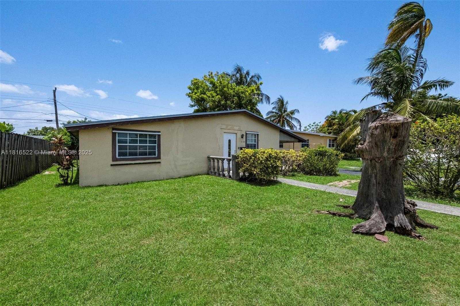 Small Image of 2130 ACAPULCO DR, Miramar Number 4