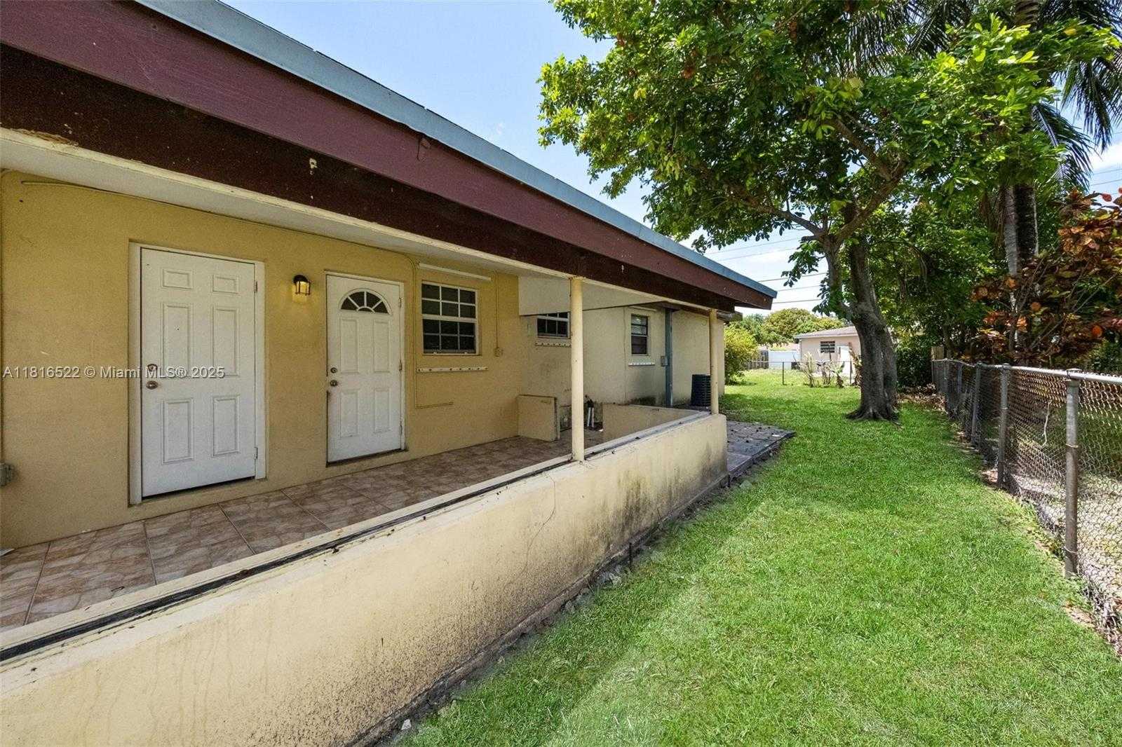 Small Image of 2130 ACAPULCO DR, Miramar Number 46