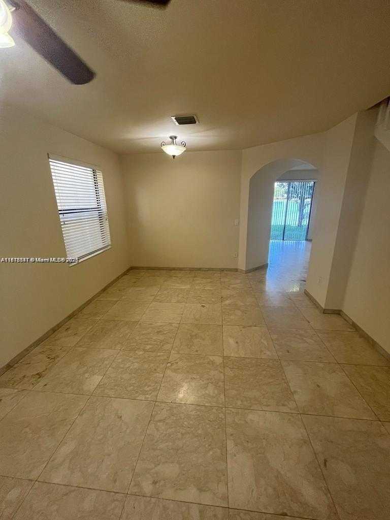 Small Image of 3385 WEST 86TH TER, Hialeah Number 13