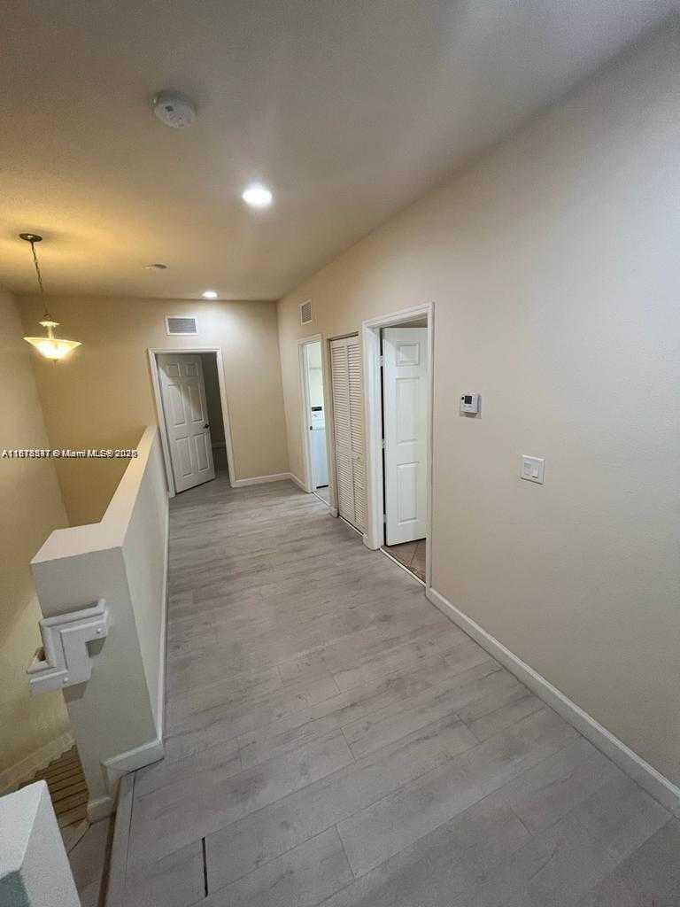 Small Image of 3385 WEST 86TH TER, Hialeah Number 15