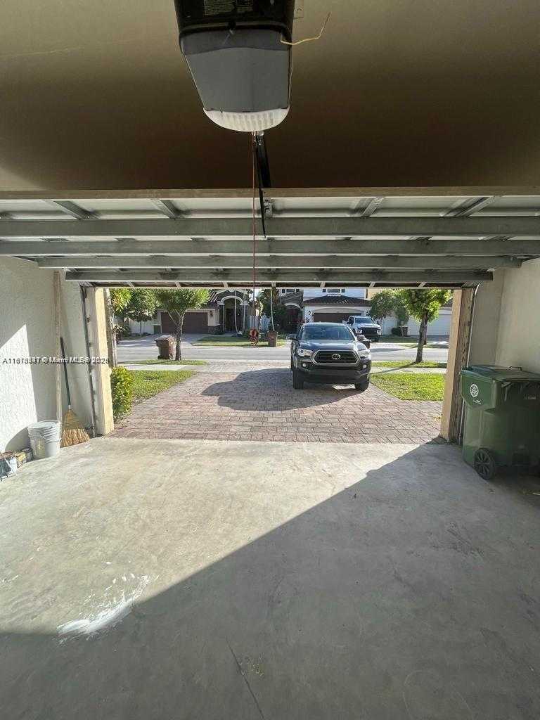 Small Image of 3385 WEST 86TH TER, Hialeah Number 16