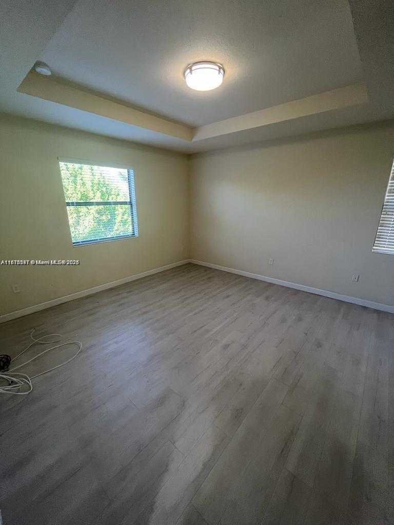 Small Image of 3385 WEST 86TH TER, Hialeah Number 4