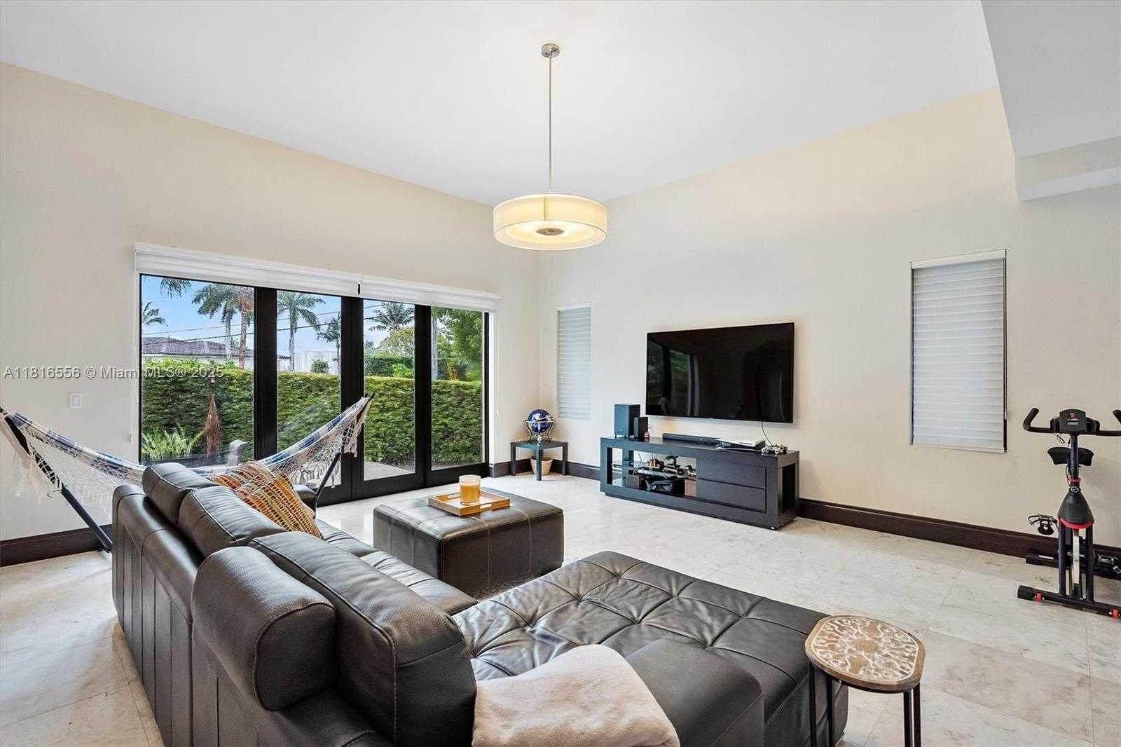 Small Image of 18825 NORTH BAY RD, Sunny Isles Beach Number 23