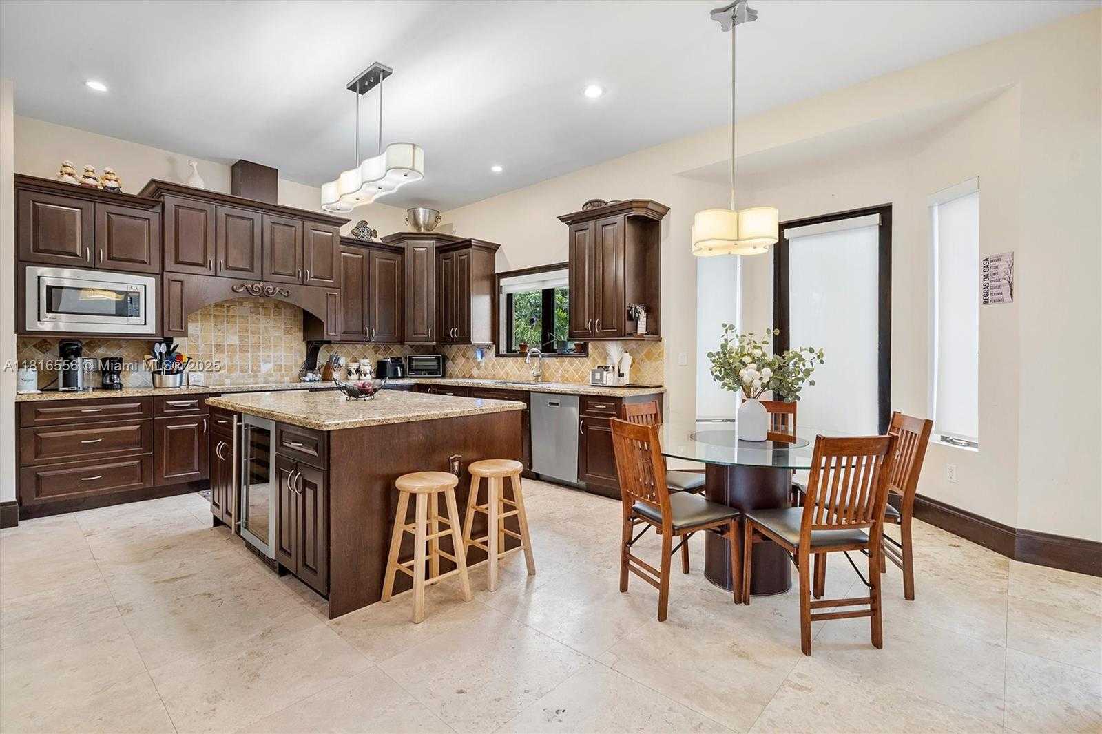 Small Image of 18825 NORTH BAY RD, Sunny Isles Beach Number 26