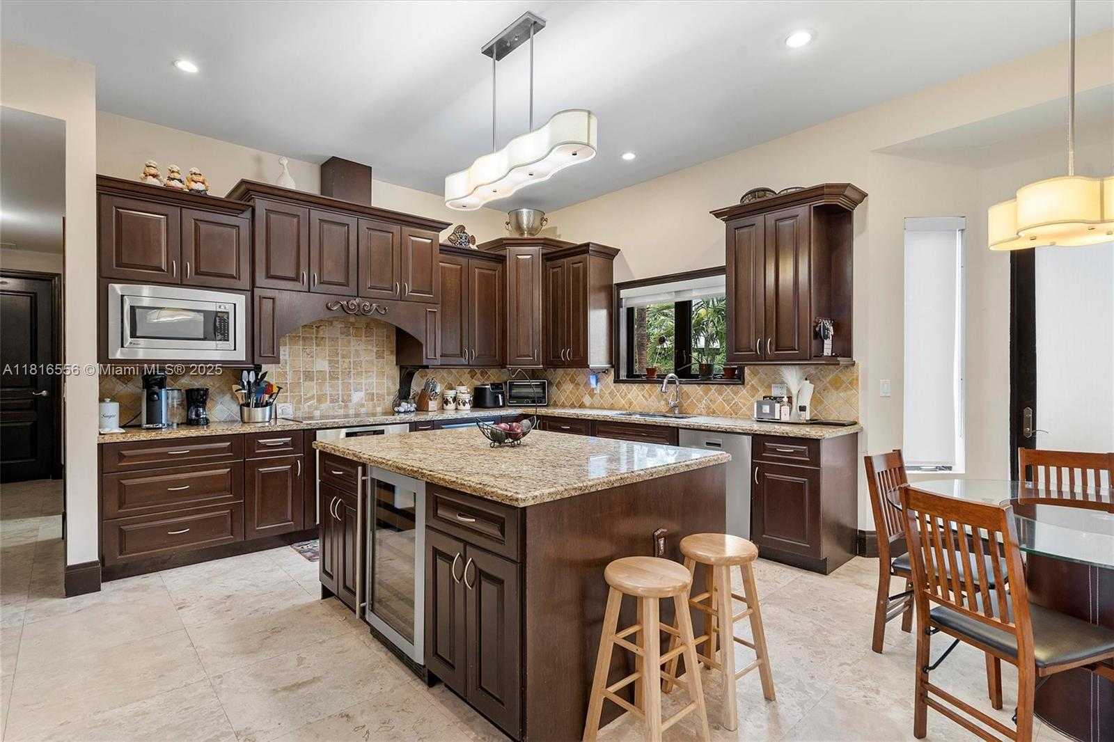 Small Image of 18825 NORTH BAY RD, Sunny Isles Beach Number 28