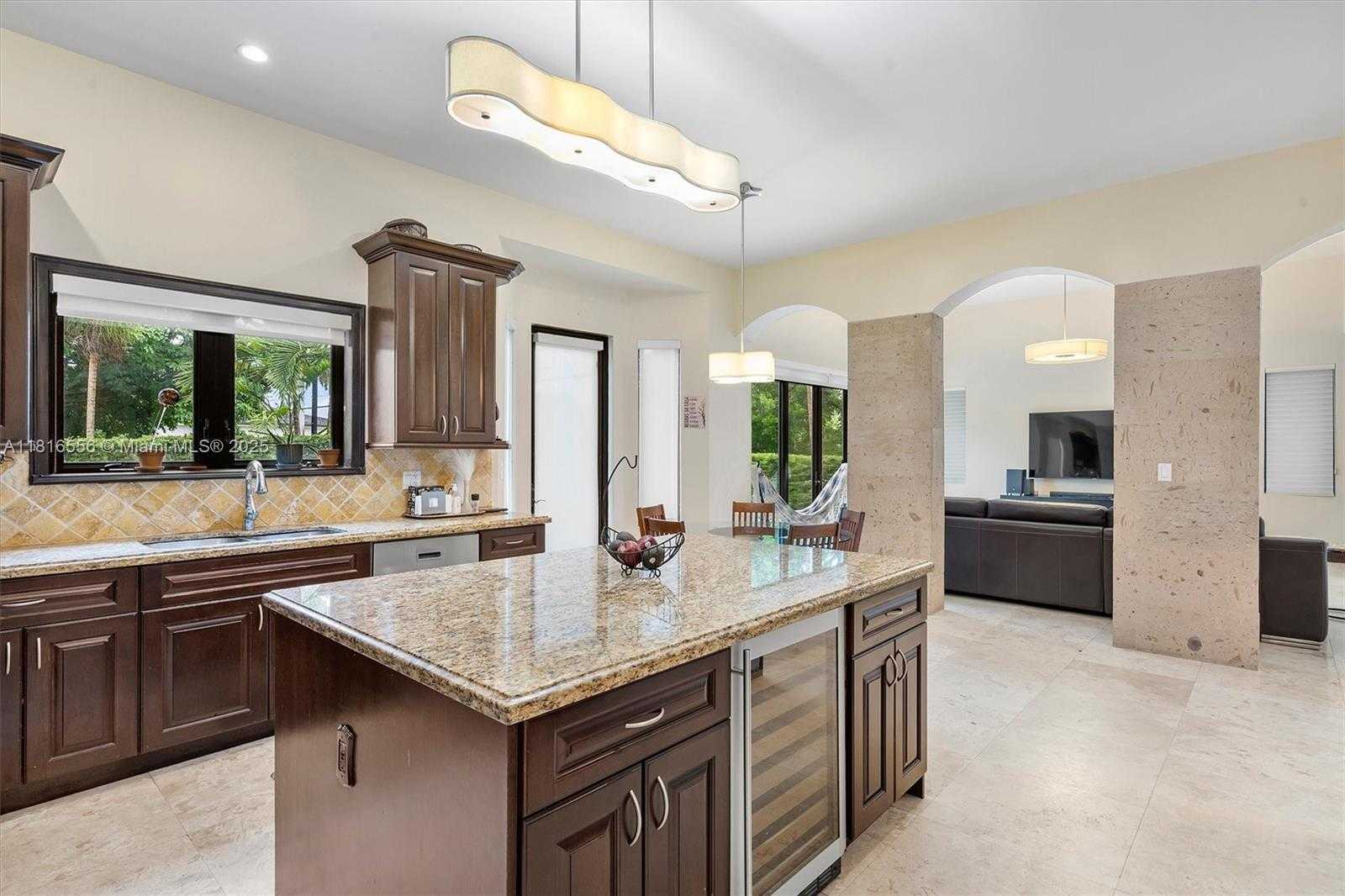 Small Image of 18825 NORTH BAY RD, Sunny Isles Beach Number 30