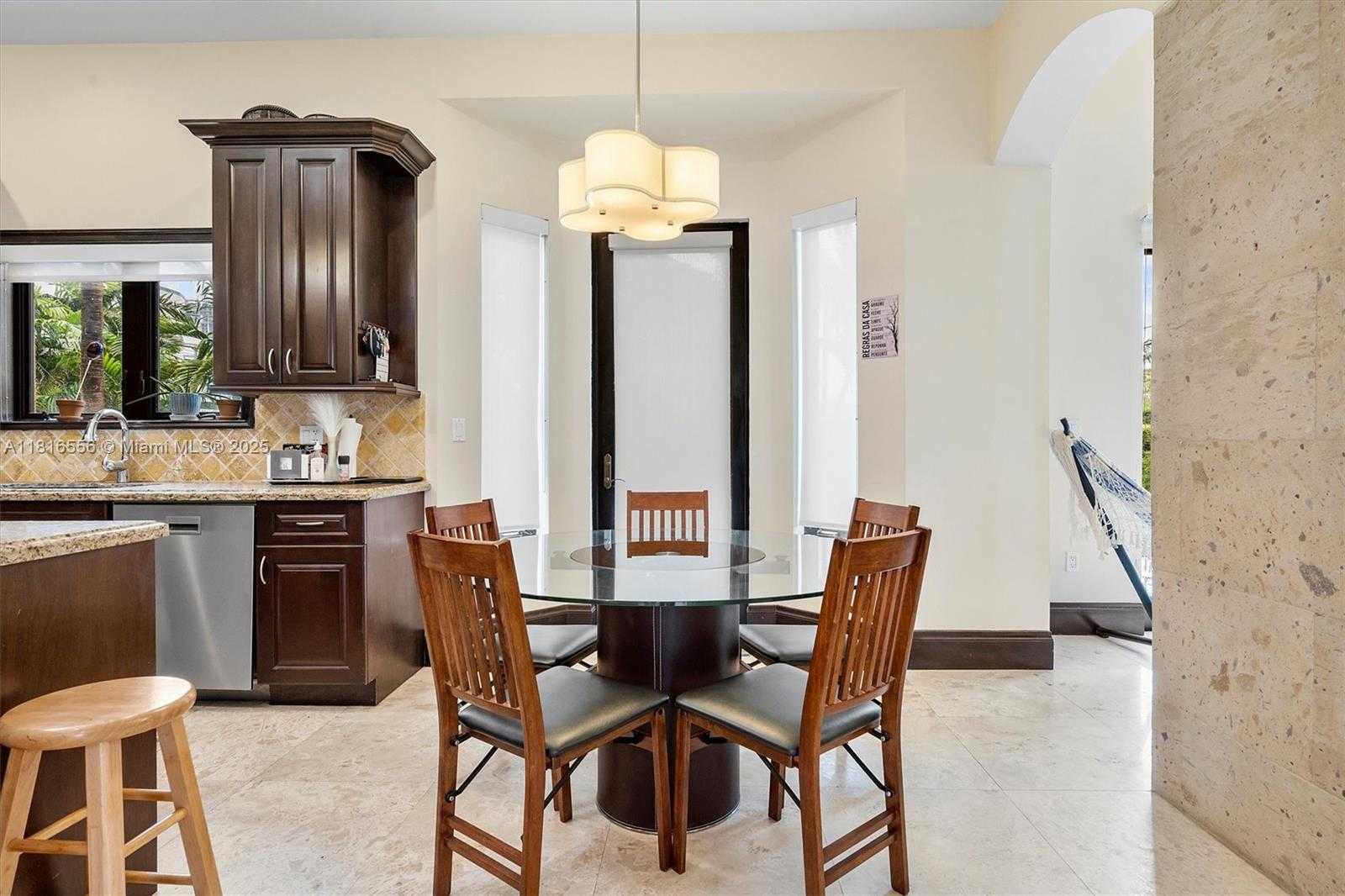 Small Image of 18825 NORTH BAY RD, Sunny Isles Beach Number 31