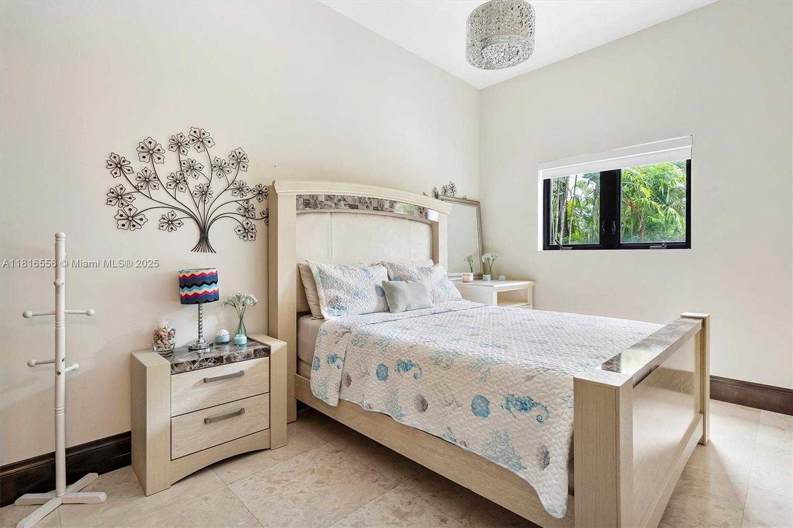 Small Image of 18825 NORTH BAY RD, Sunny Isles Beach Number 34