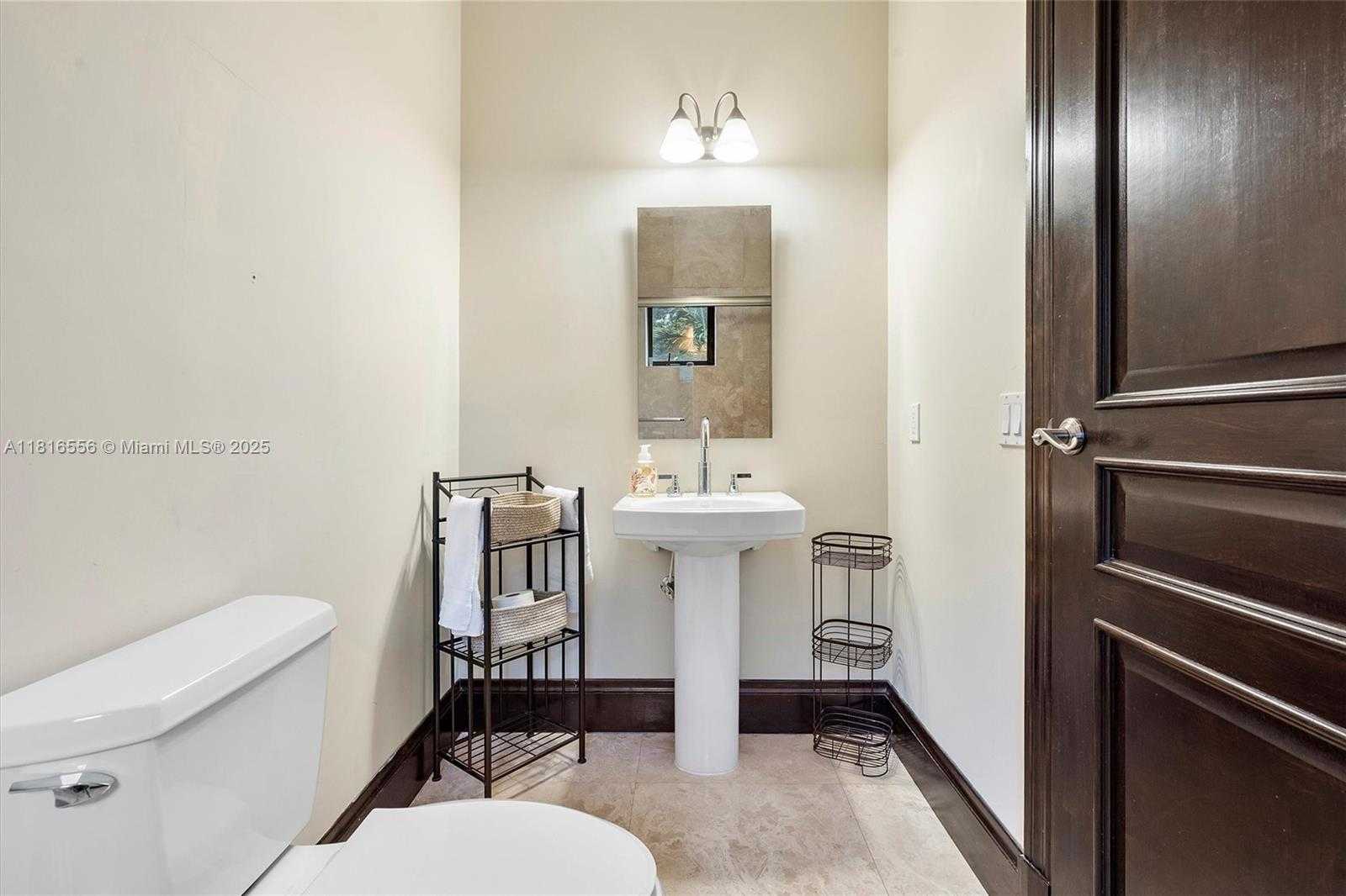 Small Image of 18825 NORTH BAY RD, Sunny Isles Beach Number 36