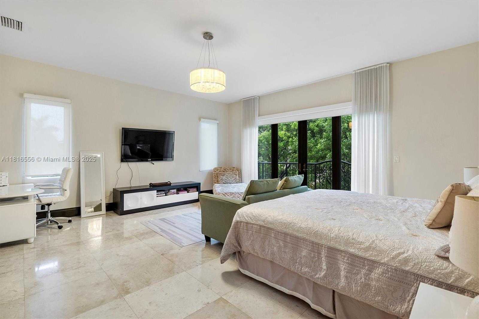Small Image of 18825 NORTH BAY RD, Sunny Isles Beach Number 41