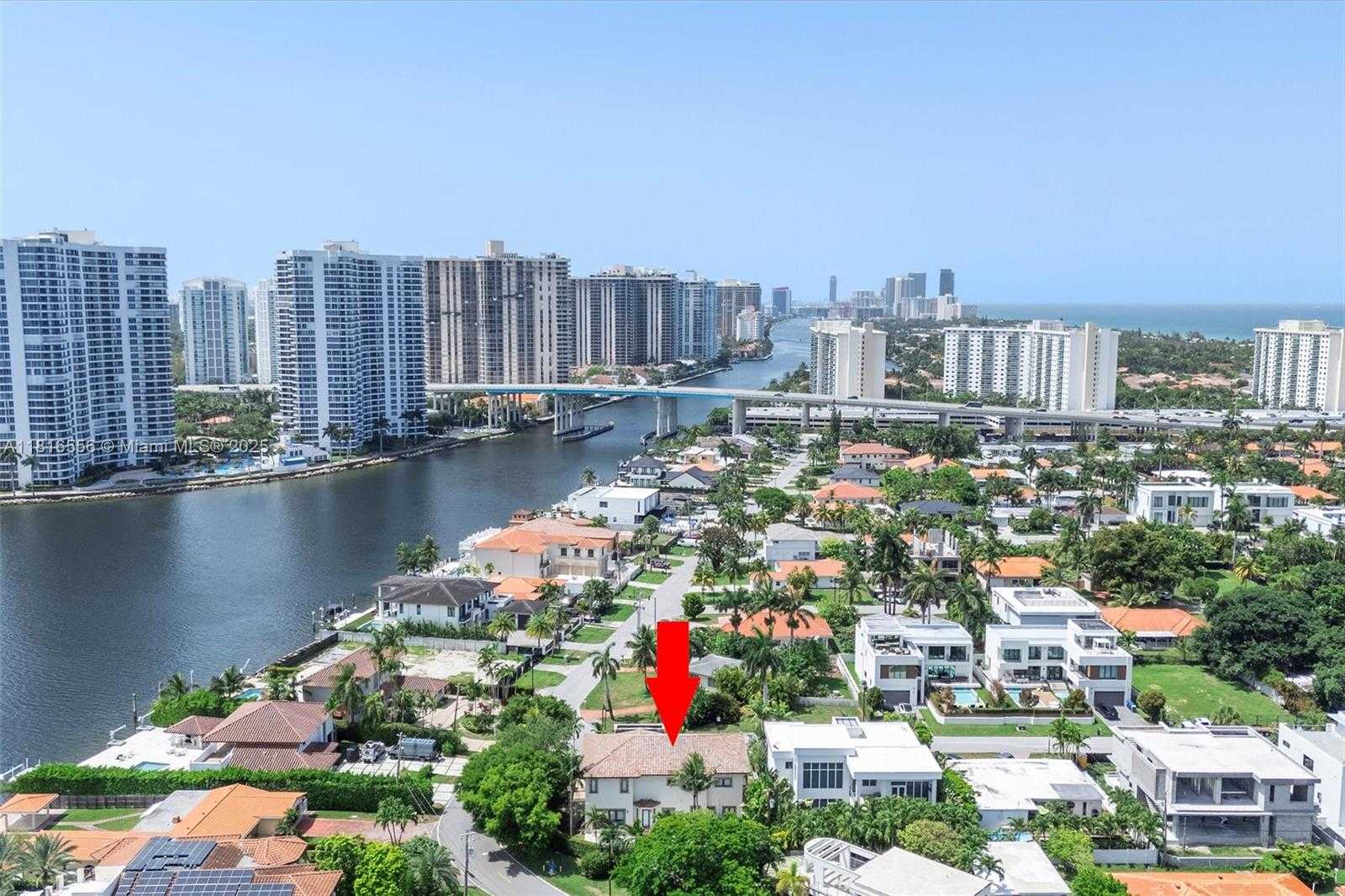 Small Image of 18825 NORTH BAY RD, Sunny Isles Beach Number 5
