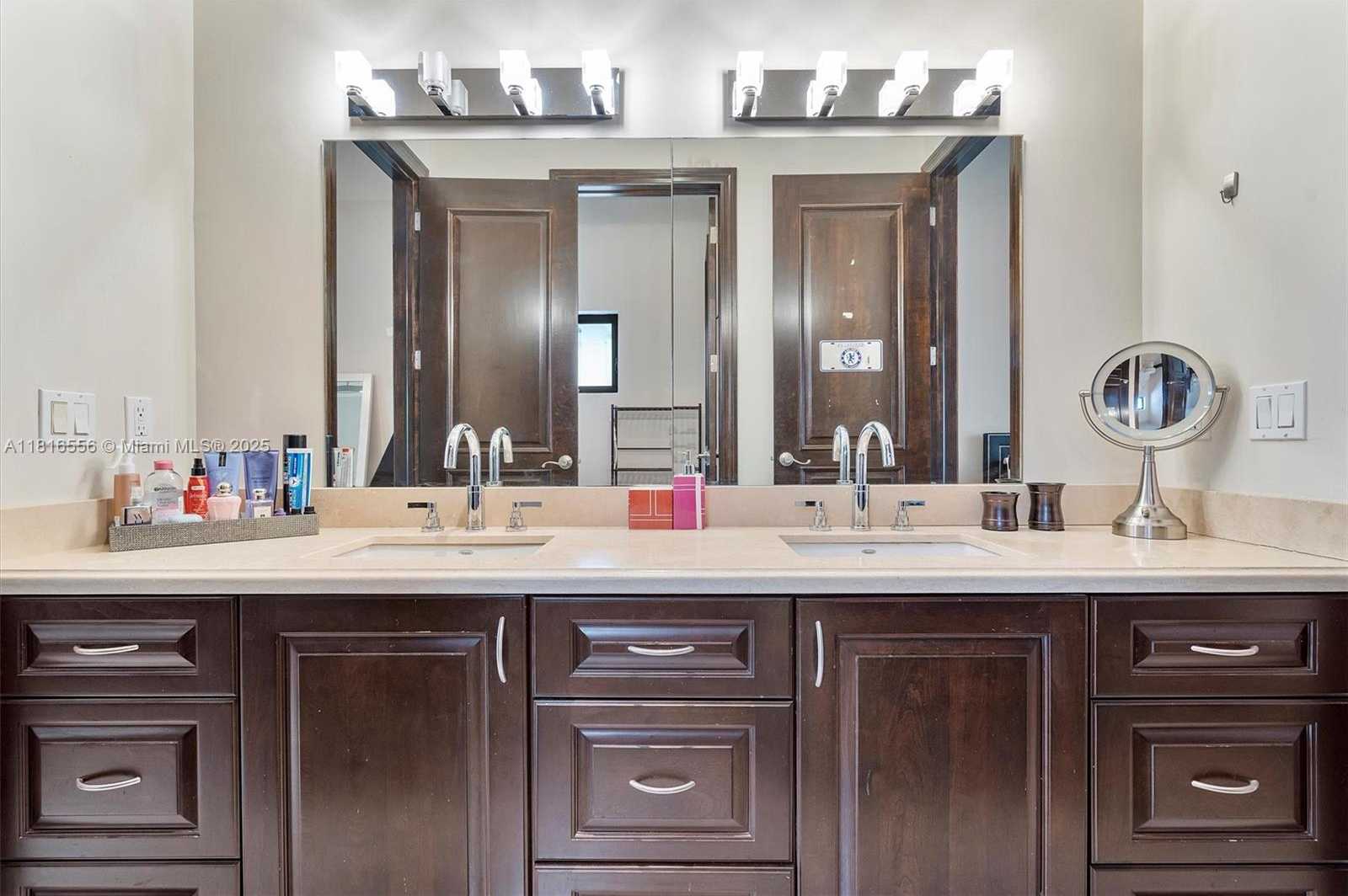 Small Image of 18825 NORTH BAY RD, Sunny Isles Beach Number 57