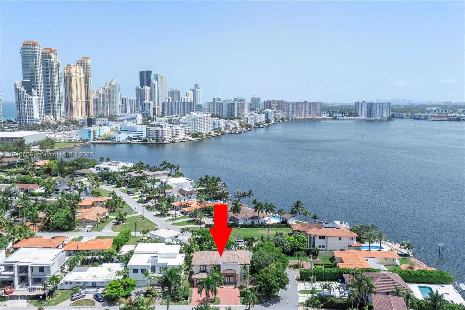 Small Image of 18825 NORTH BAY RD, Sunny Isles Beach Number 6