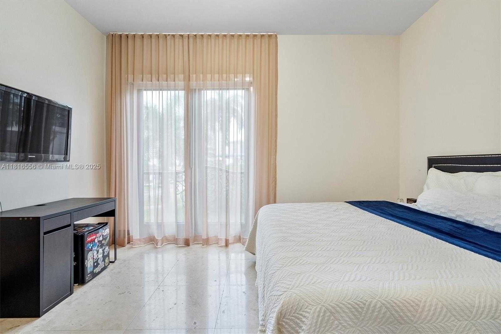 Small Image of 18825 NORTH BAY RD, Sunny Isles Beach Number 62