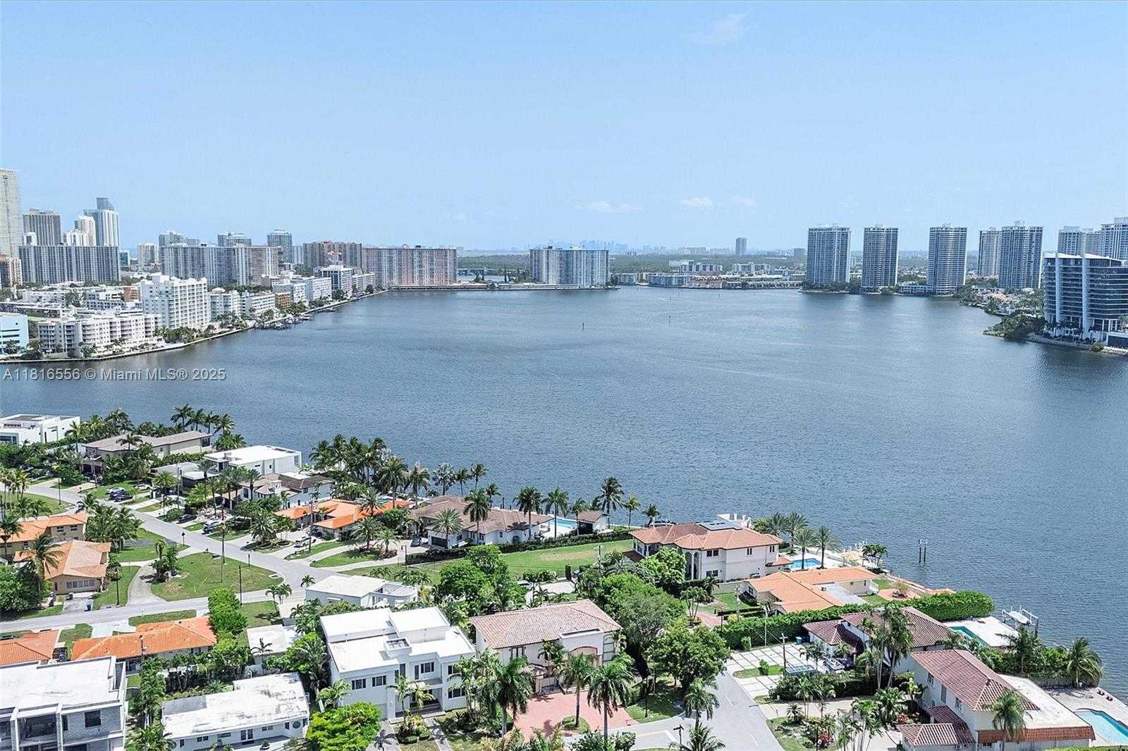 Small Image of 18825 NORTH BAY RD, Sunny Isles Beach Number 8