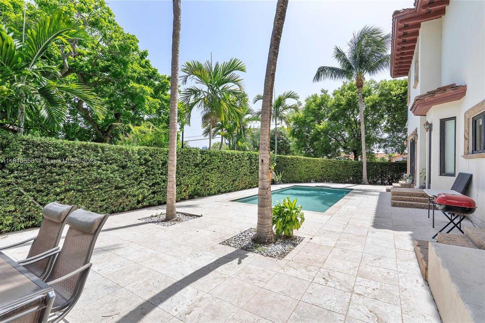 Small Image of 18825 NORTH BAY RD, Sunny Isles Beach Number 9
