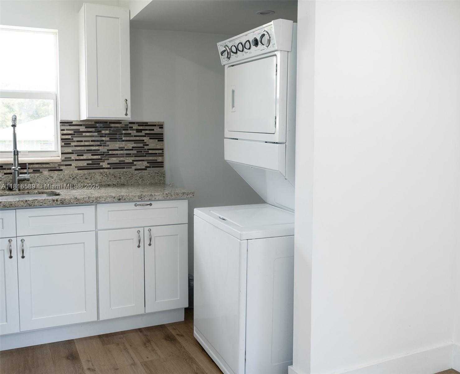 Small Image of 3613 SOUTH WEST 12TH PL, Fort Lauderdale Number 10