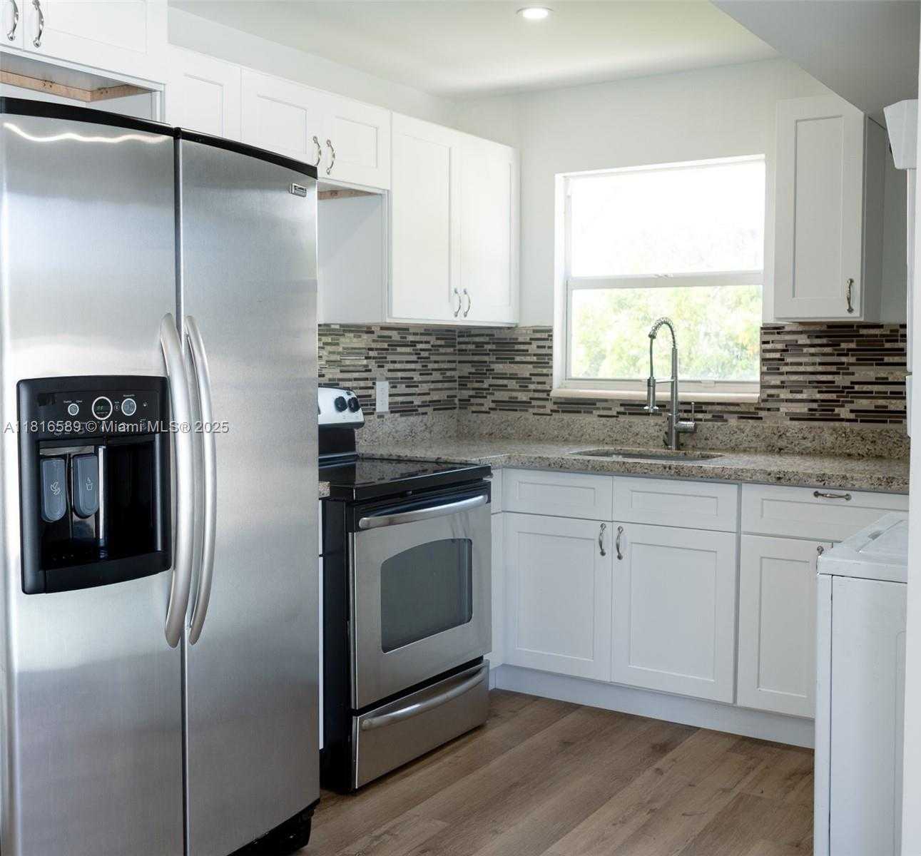 Small Image of 3613 SOUTH WEST 12TH PL, Fort Lauderdale Number 11