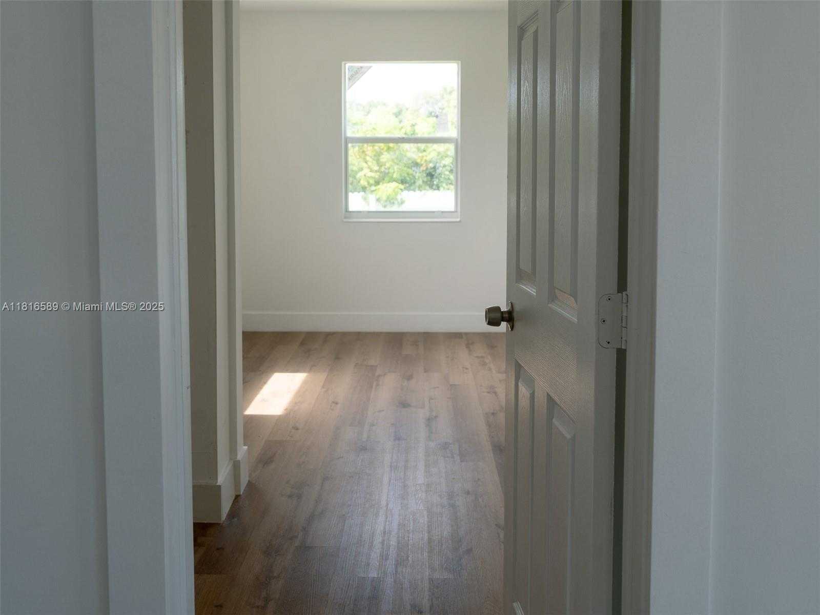 Small Image of 3613 SOUTH WEST 12TH PL, Fort Lauderdale Number 12