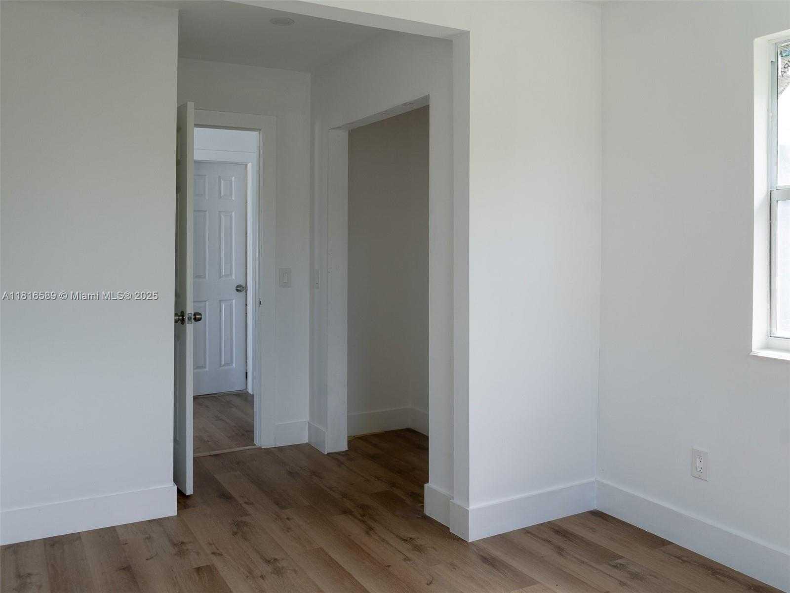 Small Image of 3613 SOUTH WEST 12TH PL, Fort Lauderdale Number 13