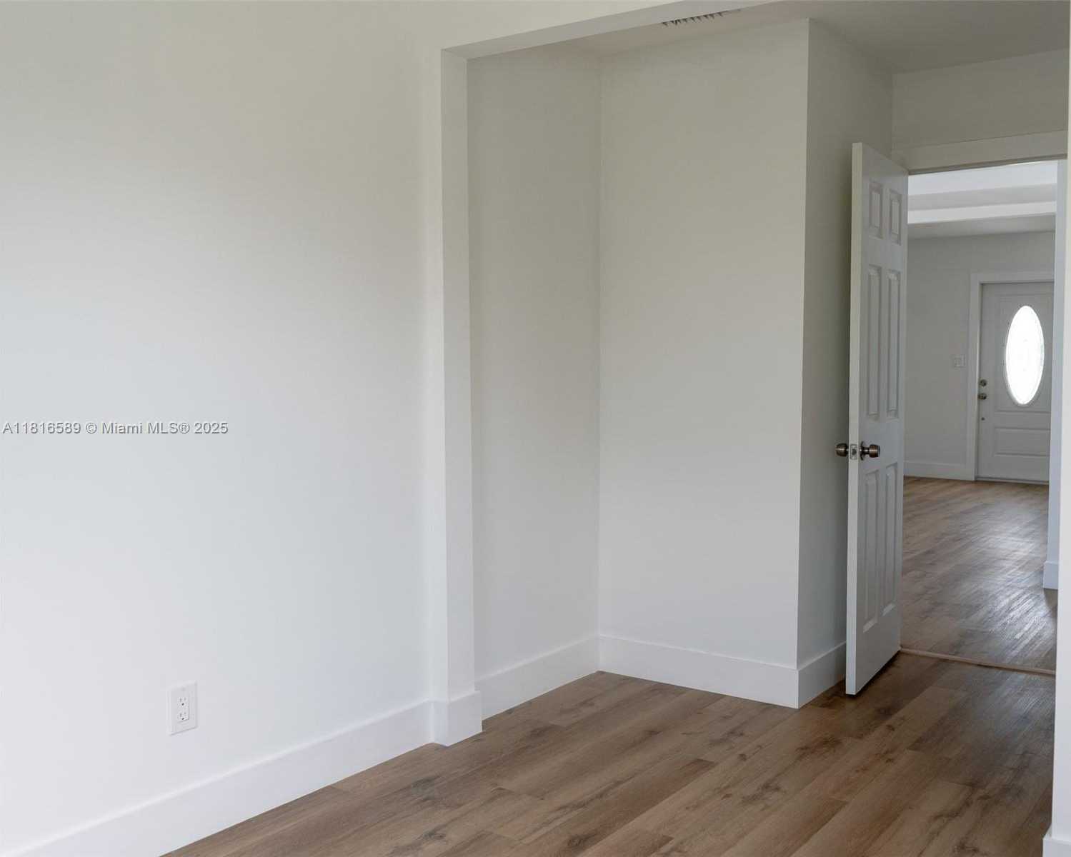 Small Image of 3613 SOUTH WEST 12TH PL, Fort Lauderdale Number 14