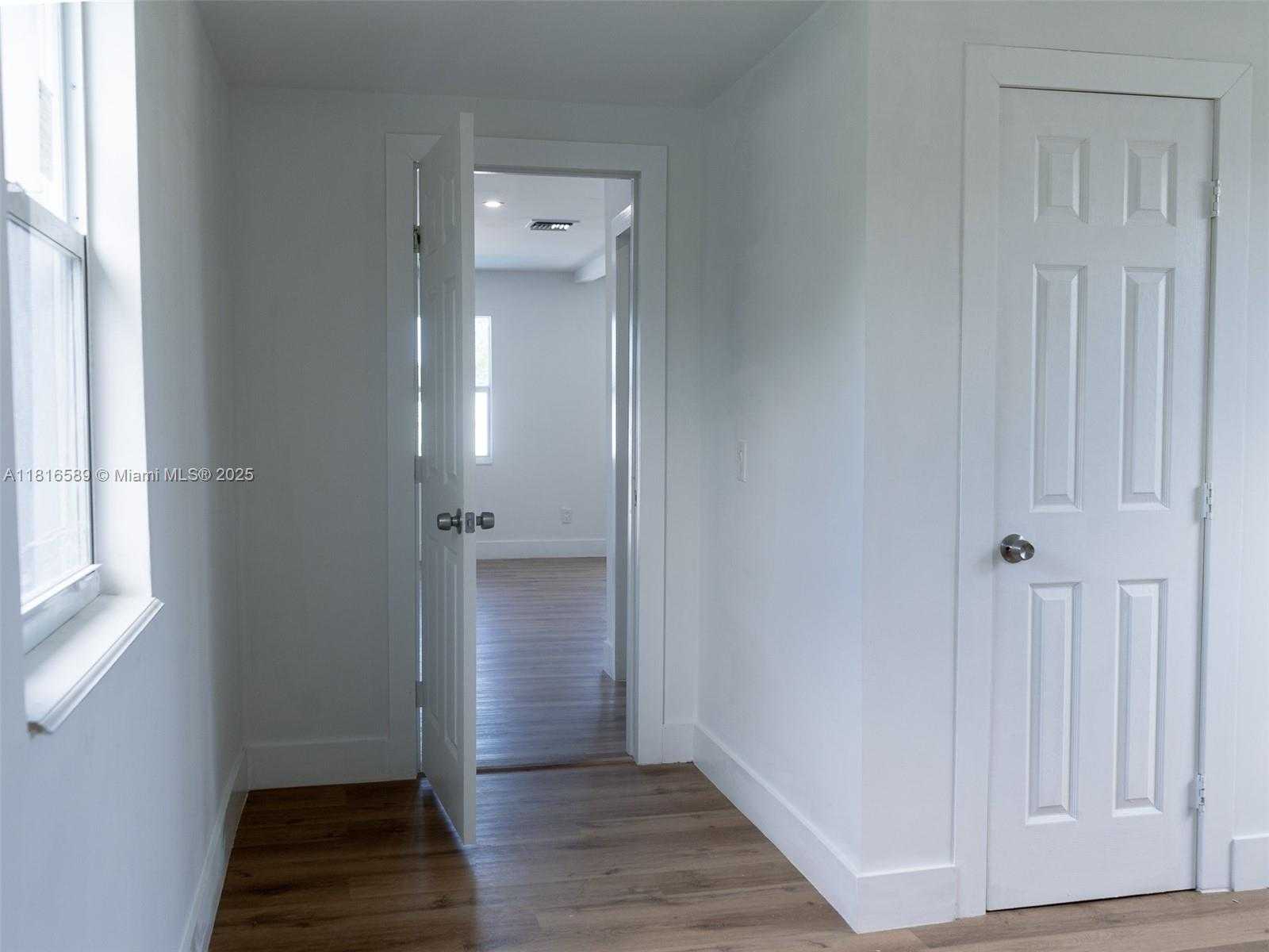 Small Image of 3613 SOUTH WEST 12TH PL, Fort Lauderdale Number 19