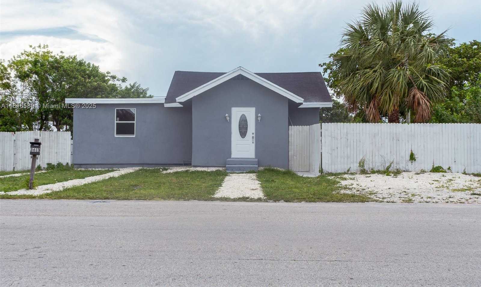 Small Image of 3613 SOUTH WEST 12TH PL, Fort Lauderdale Number 2